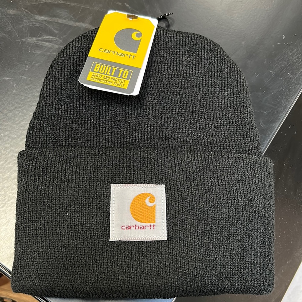 Black carhartt beanie